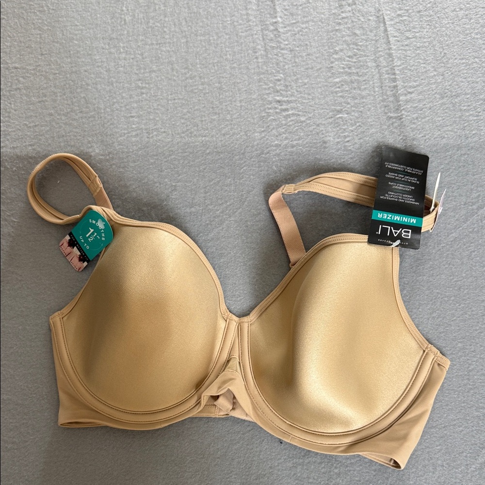 Bali Minimizer, Women’s White Underwire Bra, Size 34‎ D NWT